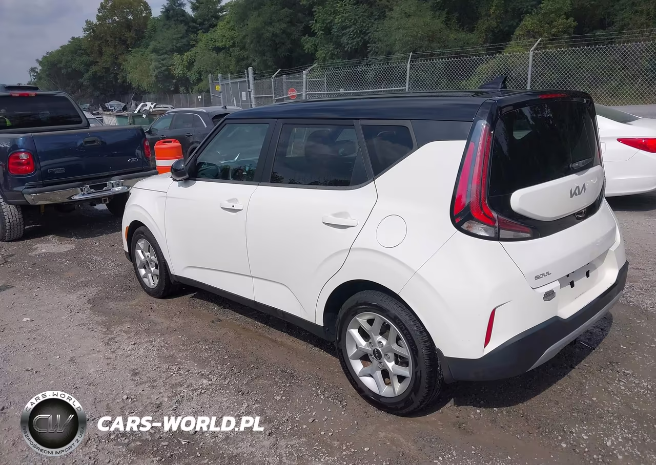 2023 Kia Soul S VIN:KNDJ23AUXP7215596 - 3