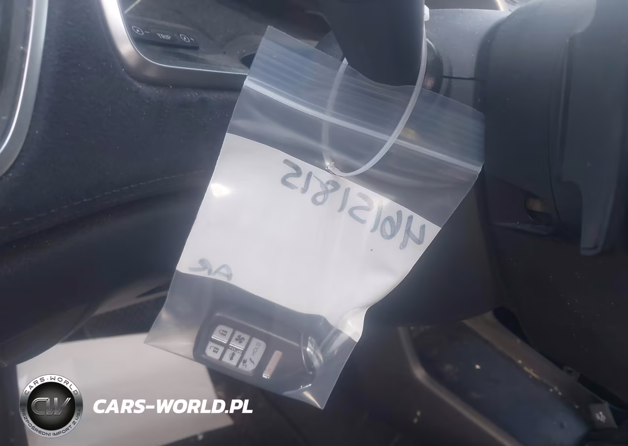 2019 Honda Clarity Plug-In Hybrid Touring VIN:JHMZC5F35KC004946 - 18