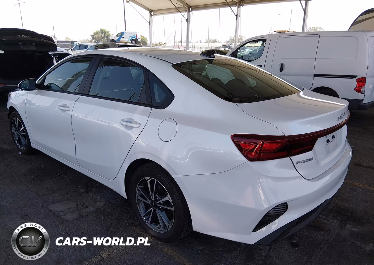 2024 Kia Forte Lxs VIN:3KPF24AD2RE700653 - 3