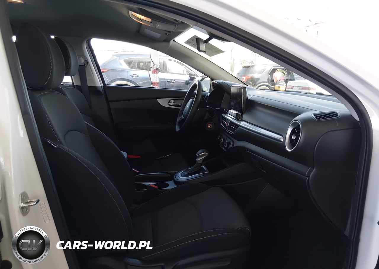 2024 Kia Forte Lxs VIN:3KPF24AD2RE700653 - 5