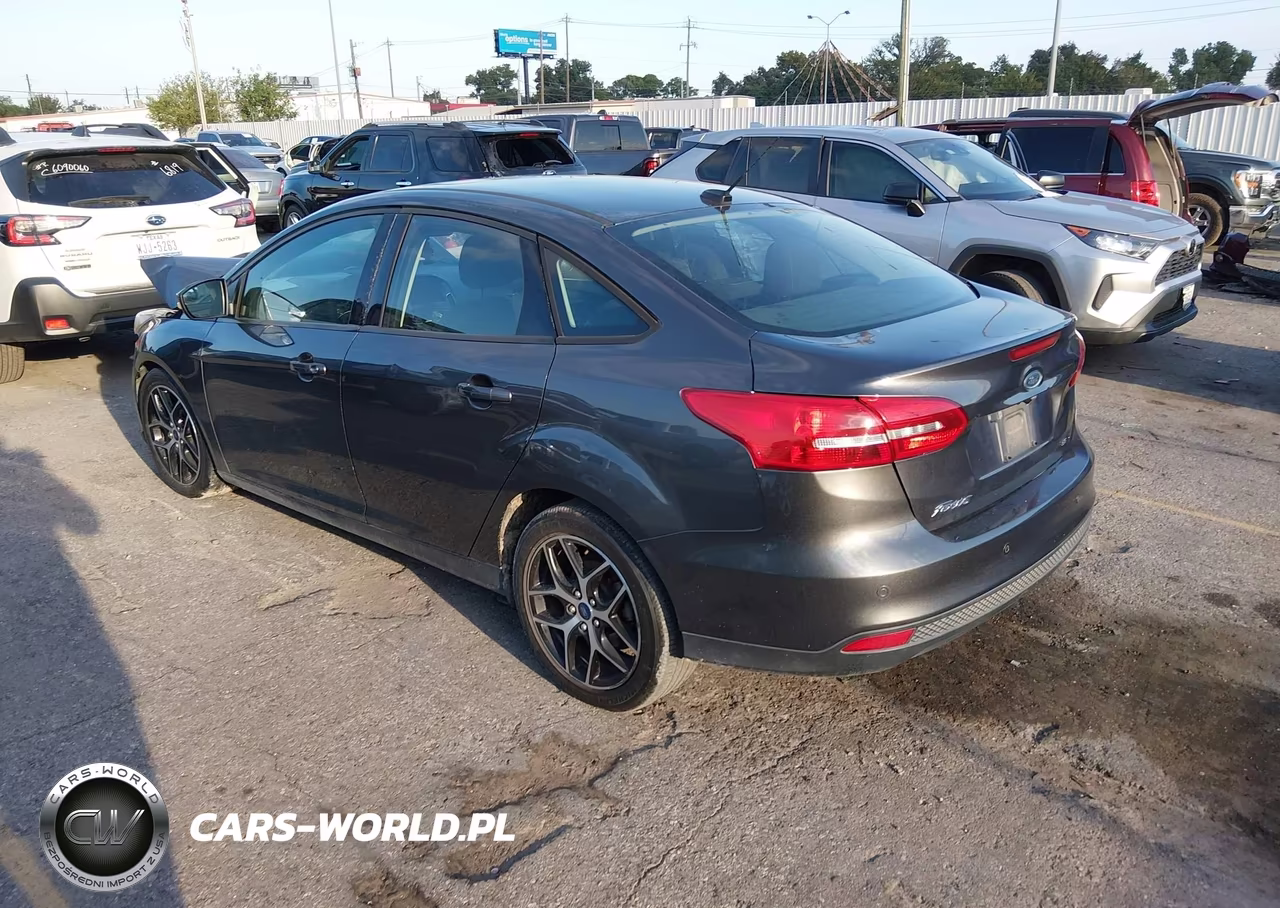 2018 Ford Focus Sel VIN:1FADP3H26JL203923 - 3