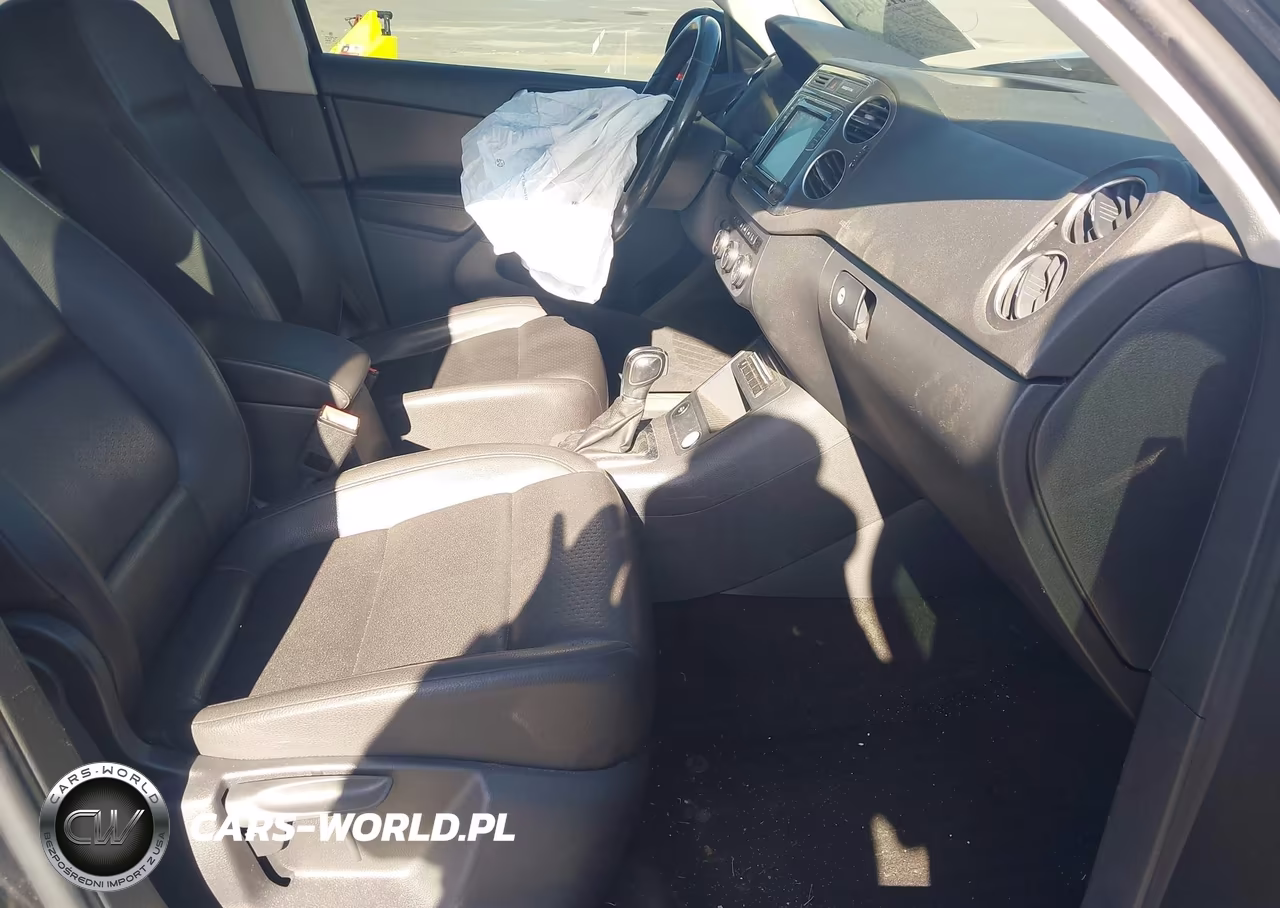 2017 Volkswagen Tiguan 2.0T-2.0T S VIN:WVGAV7AX3HK013136 - 5