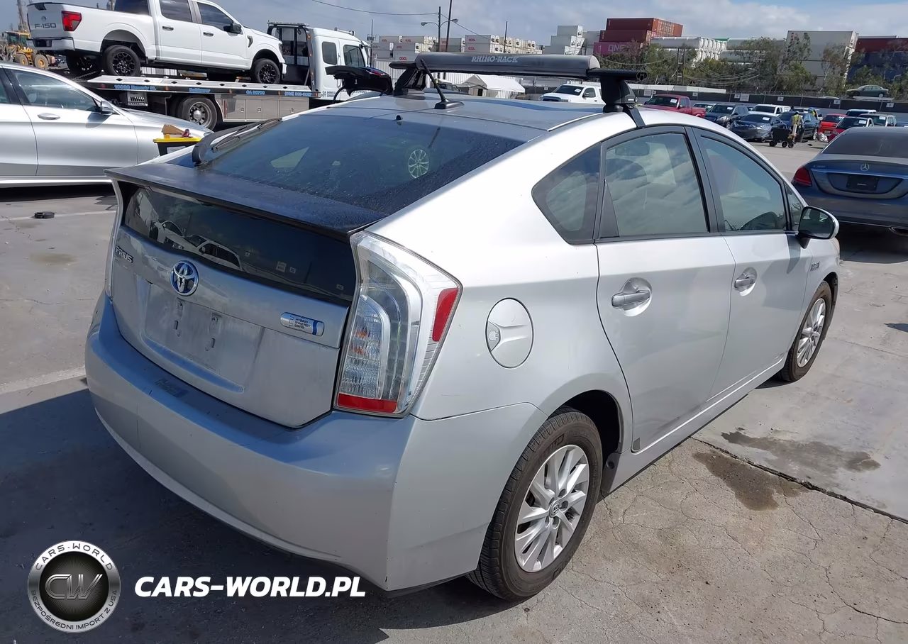 2013 Toyota Prius Plug-In VIN:JTDKN3DP0D3033586 - 4