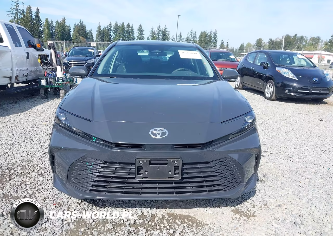 2025 Toyota Camry Le VIN:4T1DAACK9SU516589 - 12