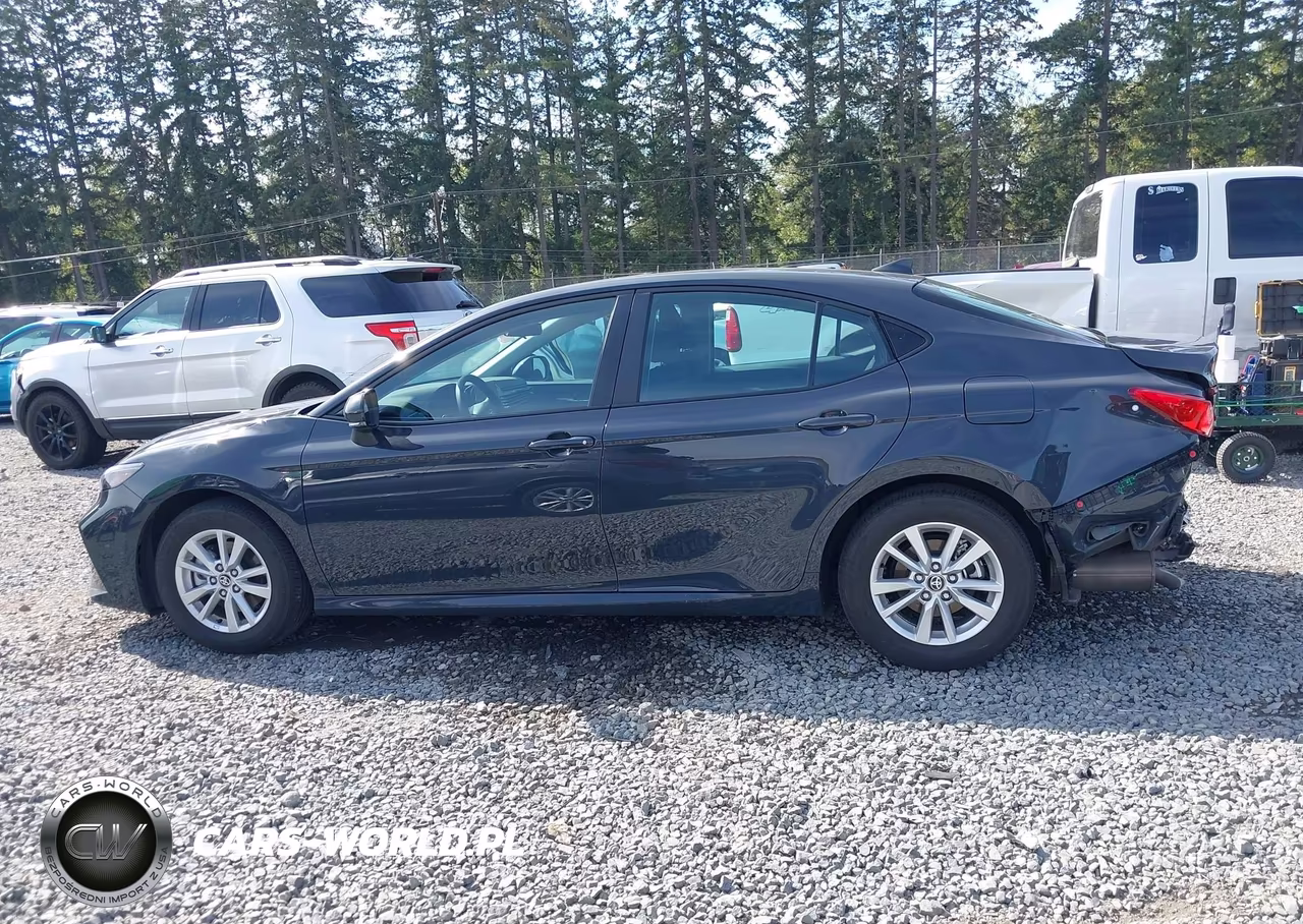 2025 Toyota Camry Le VIN:4T1DAACK9SU516589 - 14