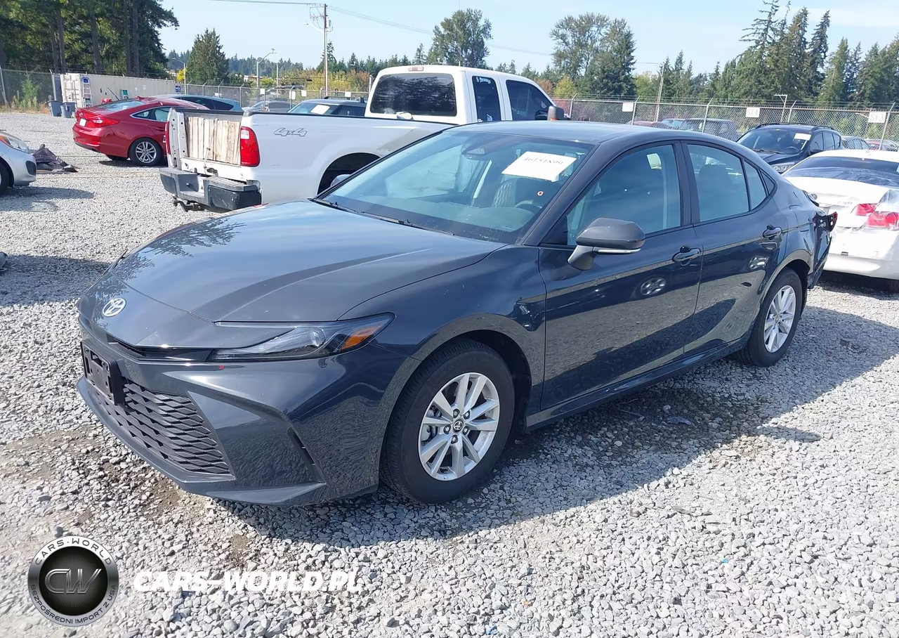 2025 Toyota Camry Le VIN:4T1DAACK9SU516589 - 2