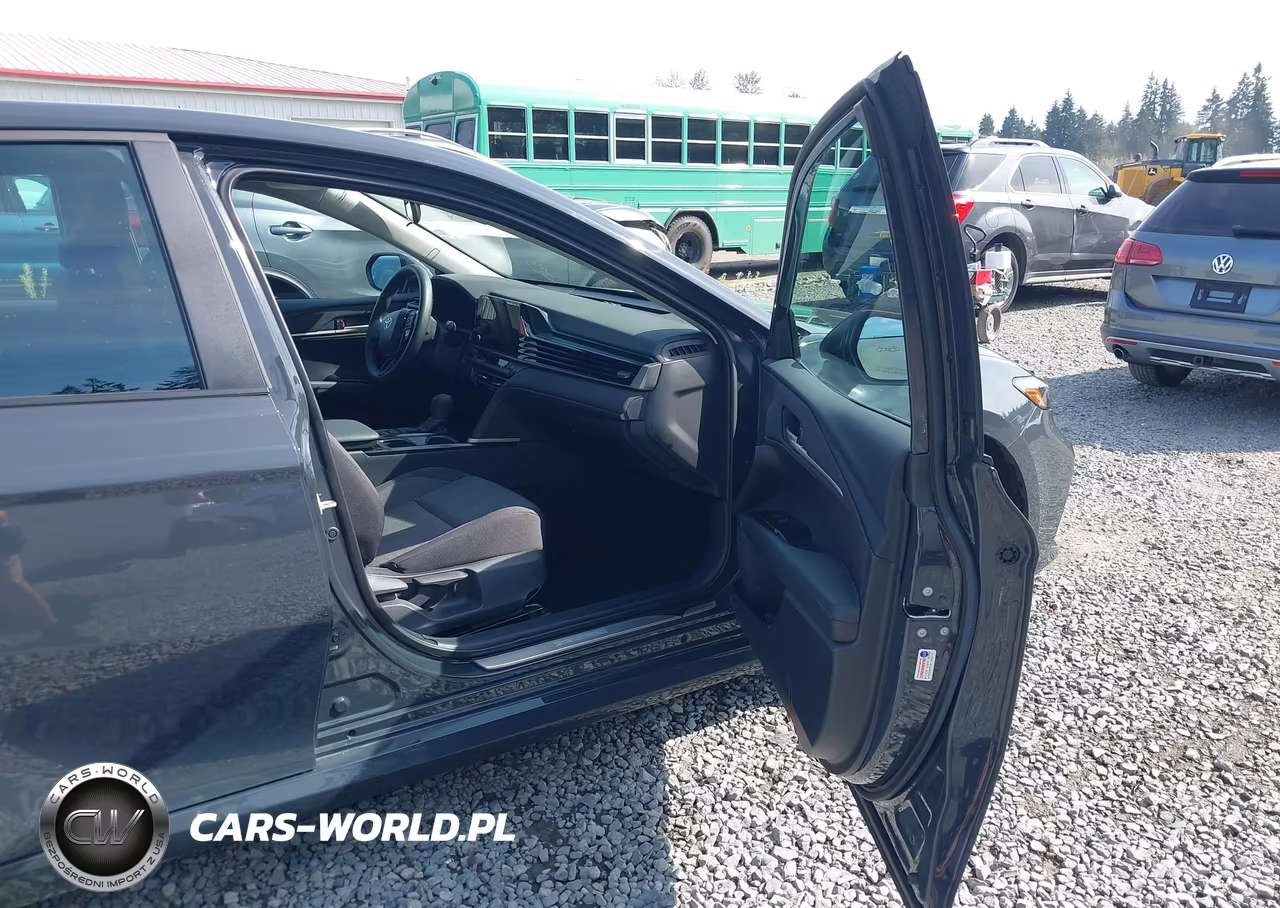 2025 Toyota Camry Le VIN:4T1DAACK9SU516589 - 5