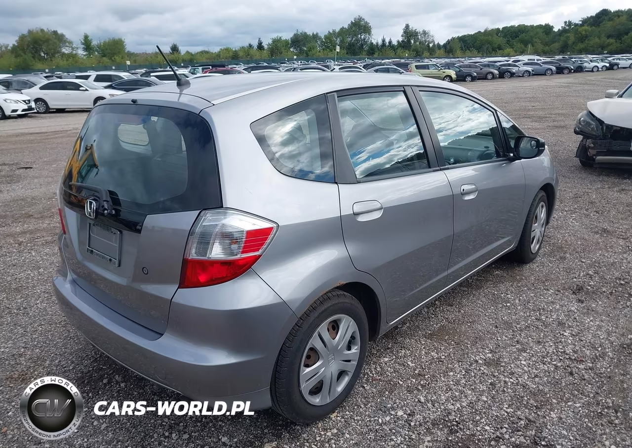 2010 Honda Fit VIN:JHMGE8H21AS003787 - 4