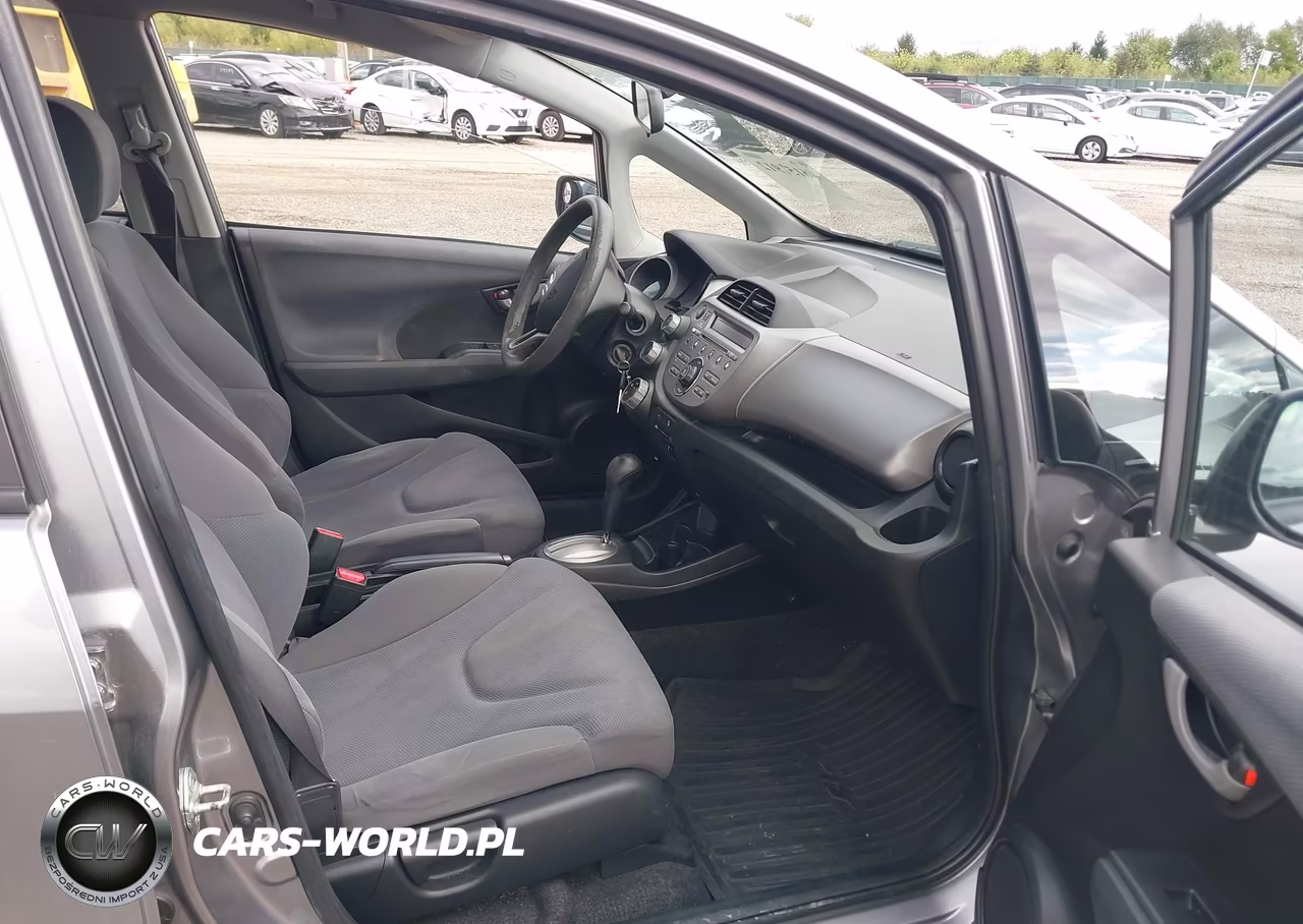 2010 Honda Fit VIN:JHMGE8H21AS003787 - 5