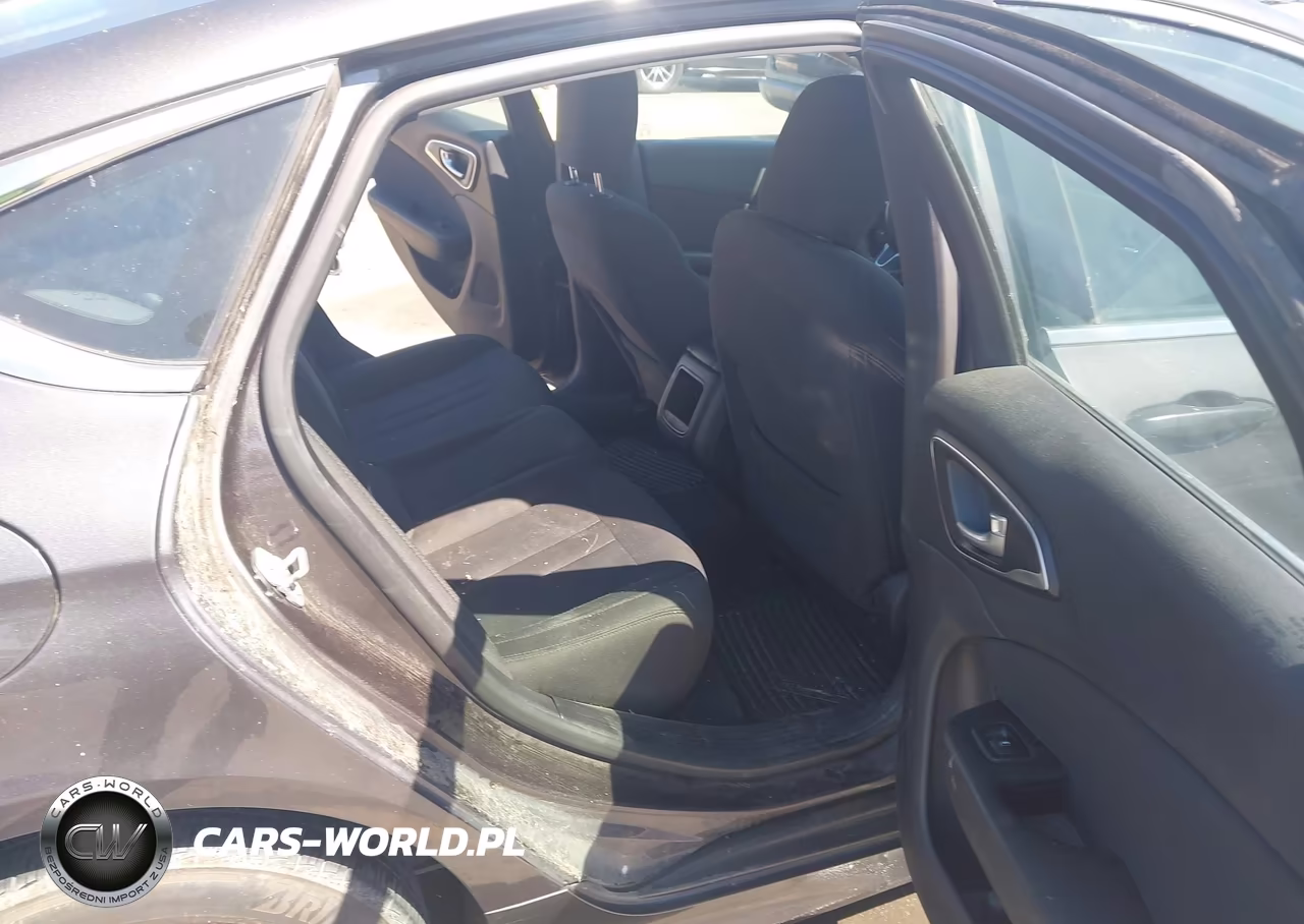 2016 Chrysler 200 Limited VIN:1C3CCCAB9GN107863 - 8