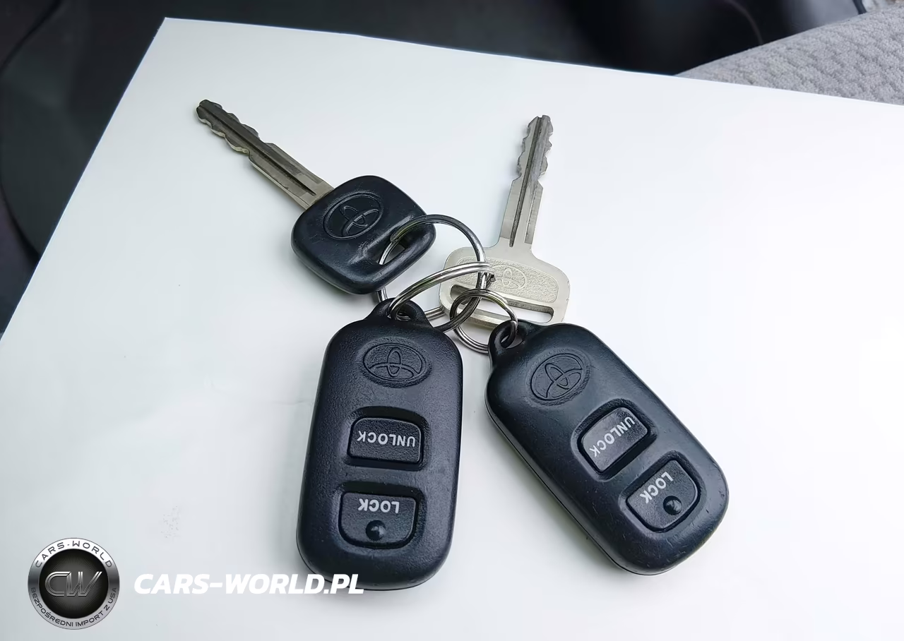 2004 Toyota Corolla Le VIN:JTDBR32E242033973 - 11