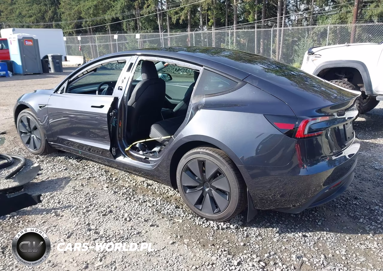 2025 Tesla Model 3 Long Range Rear-Wheel Drive-Standard Rear-Wheel Drive VIN:5YJ3E1EAXSF044257 - 3