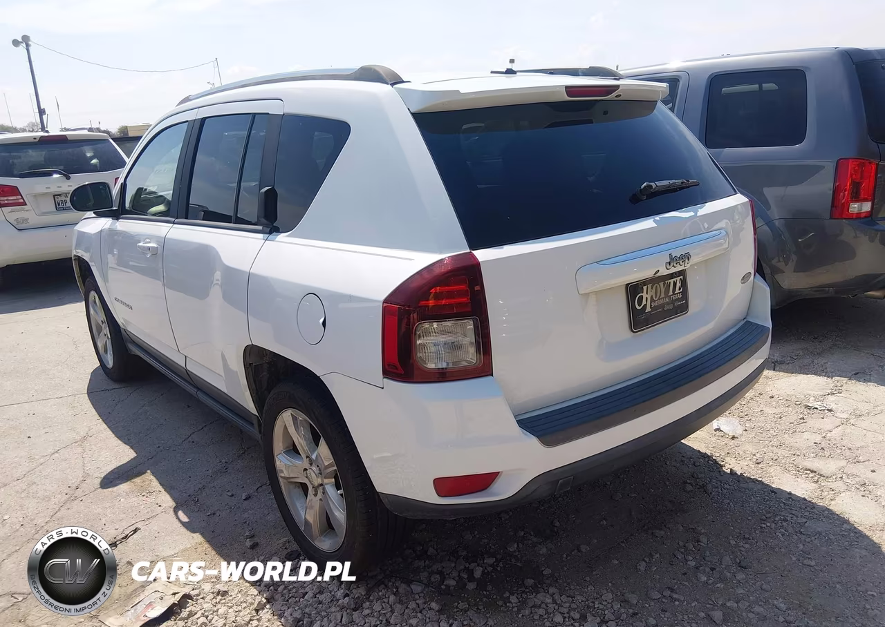 2014 Jeep Compass Latitude VIN:1C4NJCEBXED660271 - 3