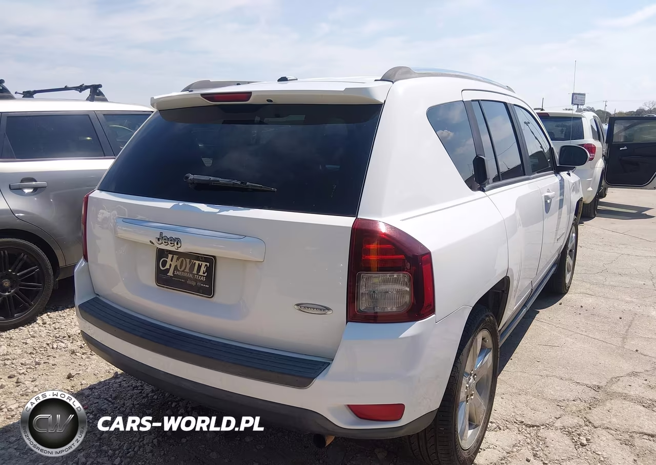 2014 Jeep Compass Latitude VIN:1C4NJCEBXED660271 - 4