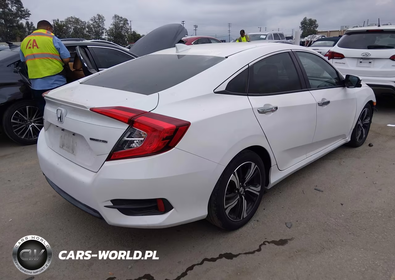 2017 Honda Civic Touring VIN:19XFC1F90HE210713 - 4