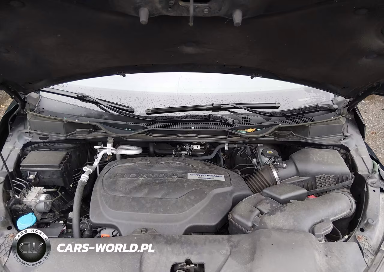 2018 Honda Odyssey Touring VIN:5FNRL6H87JB034371 - 10