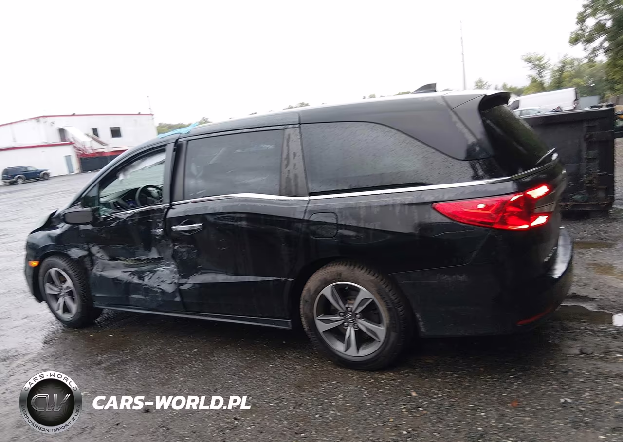 2018 Honda Odyssey Touring VIN:5FNRL6H87JB034371 - 14