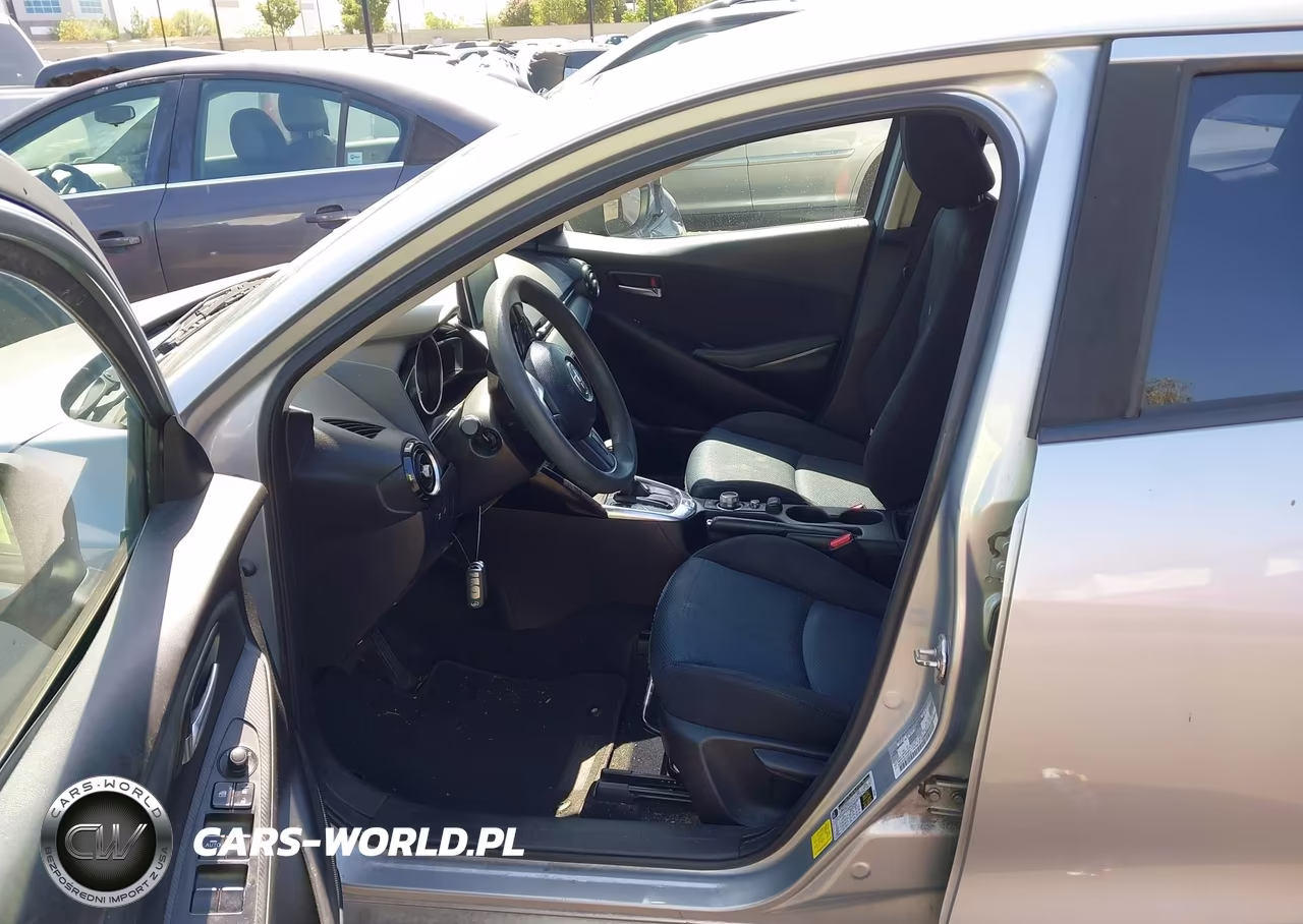 2018 Toyota Yaris Ia VIN:3MYDLBYV0JY300120 - 5