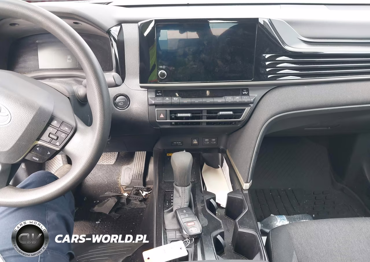 2025 Toyota Camry Le VIN:4T1DAACK3SU057835 - 11