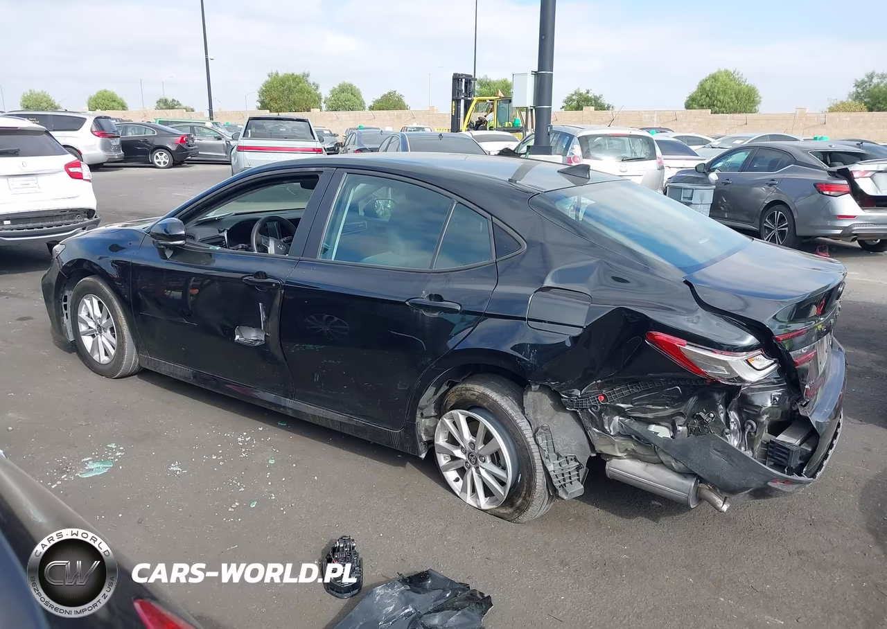 2025 Toyota Camry Le VIN:4T1DAACK3SU057835 - 15