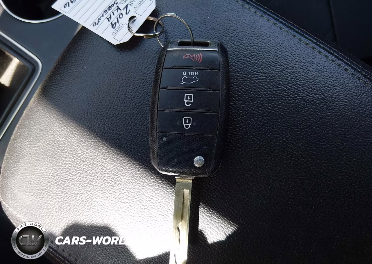 2019 Kia Sorento 3.3L S VIN:5XYPG4A55KG585389 - 11