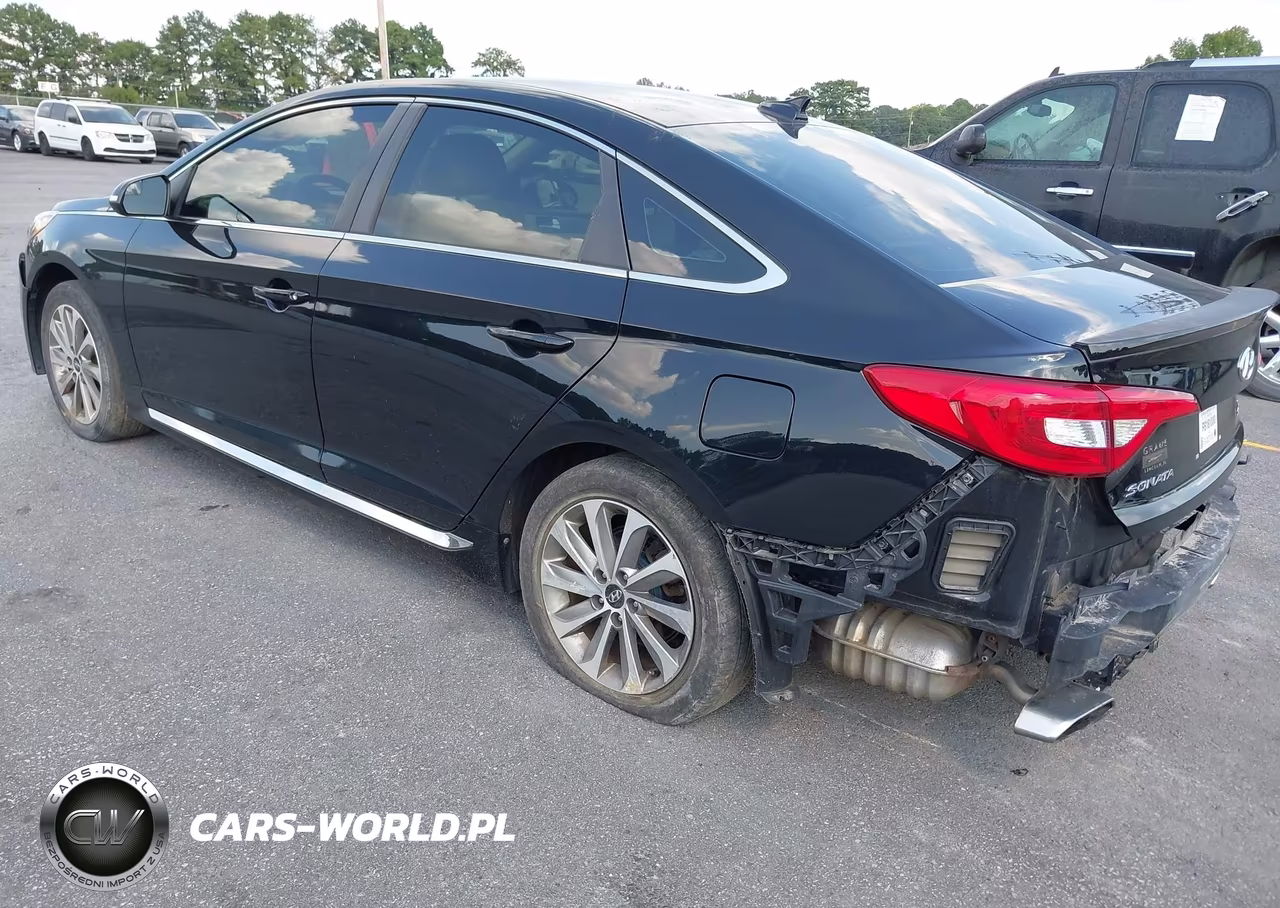 2015 Hyundai Sonata Sport VIN:5NPE34AF2FH102757 - 3