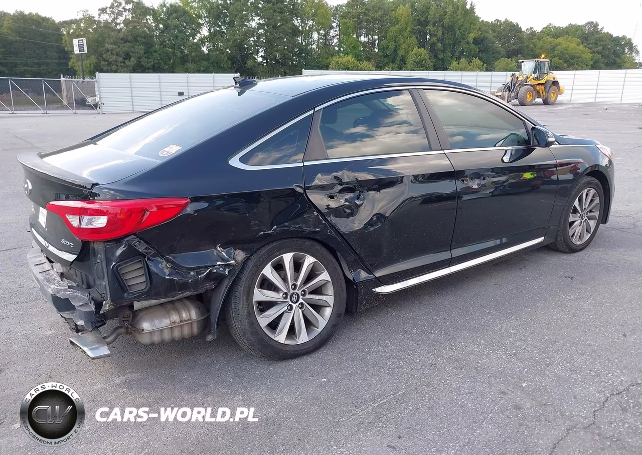 2015 Hyundai Sonata Sport VIN:5NPE34AF2FH102757 - 4
