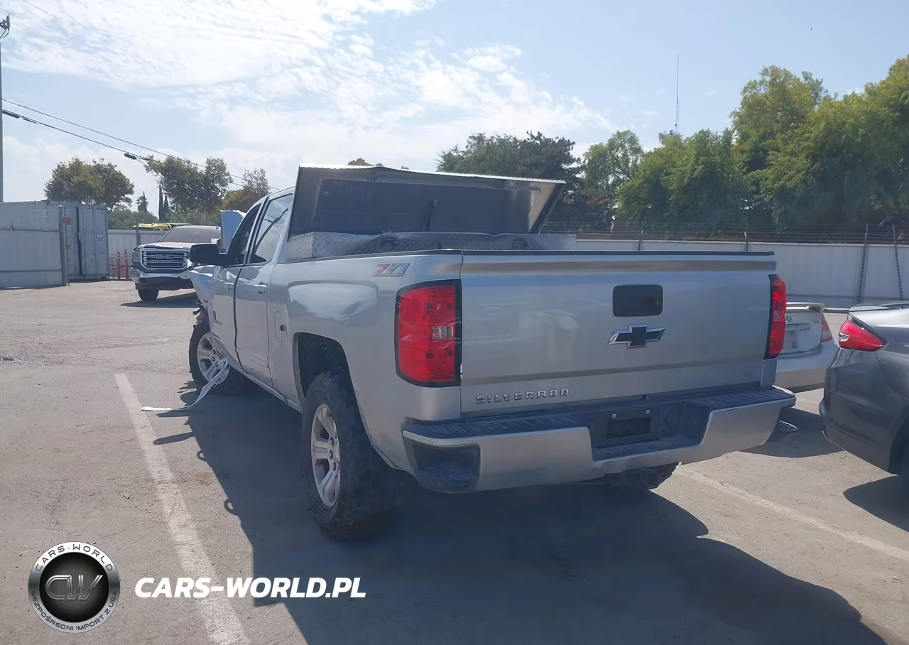 2018 Chevrolet Silverado 1500 2Lt VIN:1GCUKRECXJF198278 - 3
