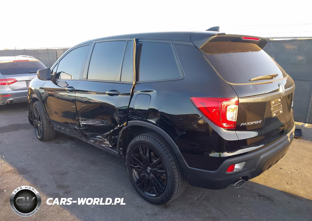 2021 Honda Passport Sport VIN:5FNYF8H29MB033088 - 3