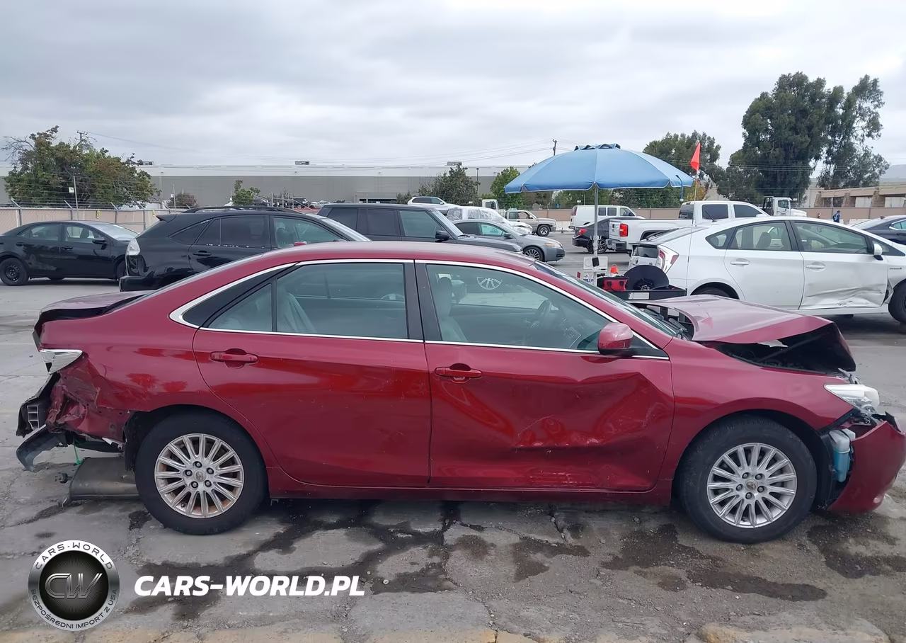 2017 Toyota Camry Le VIN:4T1BF1FK6HU752386 - 13