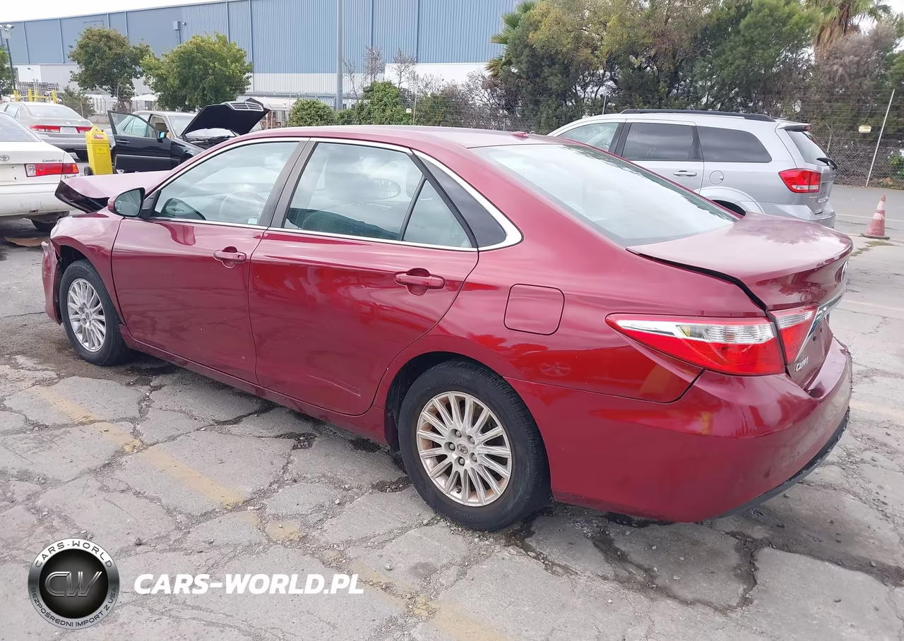 2017 Toyota Camry Le VIN:4T1BF1FK6HU752386 - 3