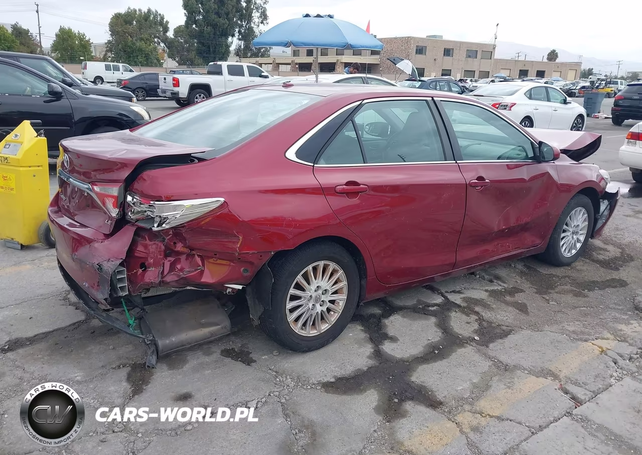 2017 Toyota Camry Le VIN:4T1BF1FK6HU752386 - 4