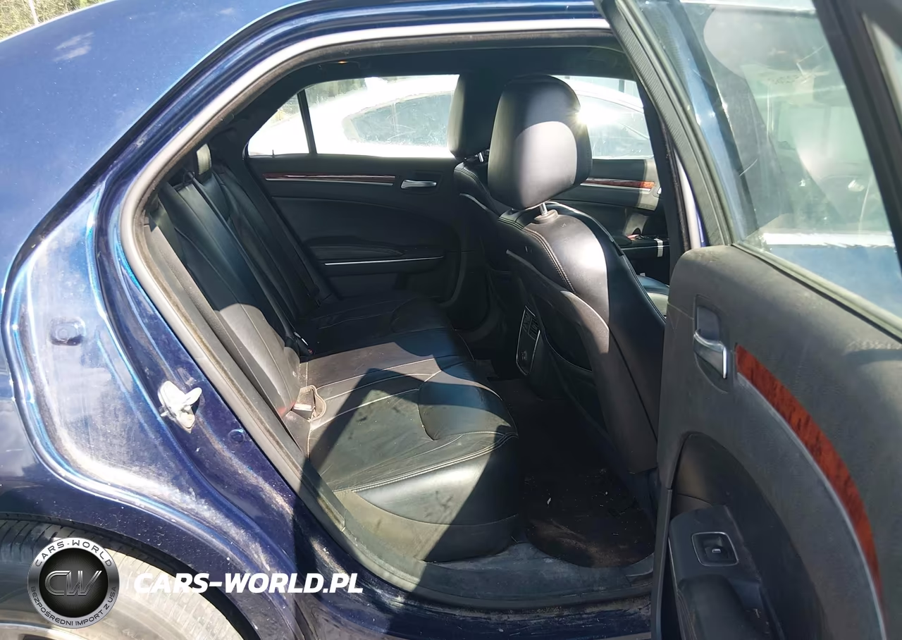 2014 Chrysler 300 VIN:2C3CCAAG9EH379707 - 8