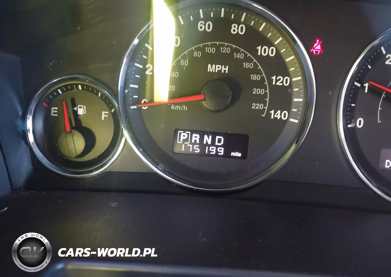 2008 Jeep Commander Sport VIN:1J8HG48N18C172014 - 15