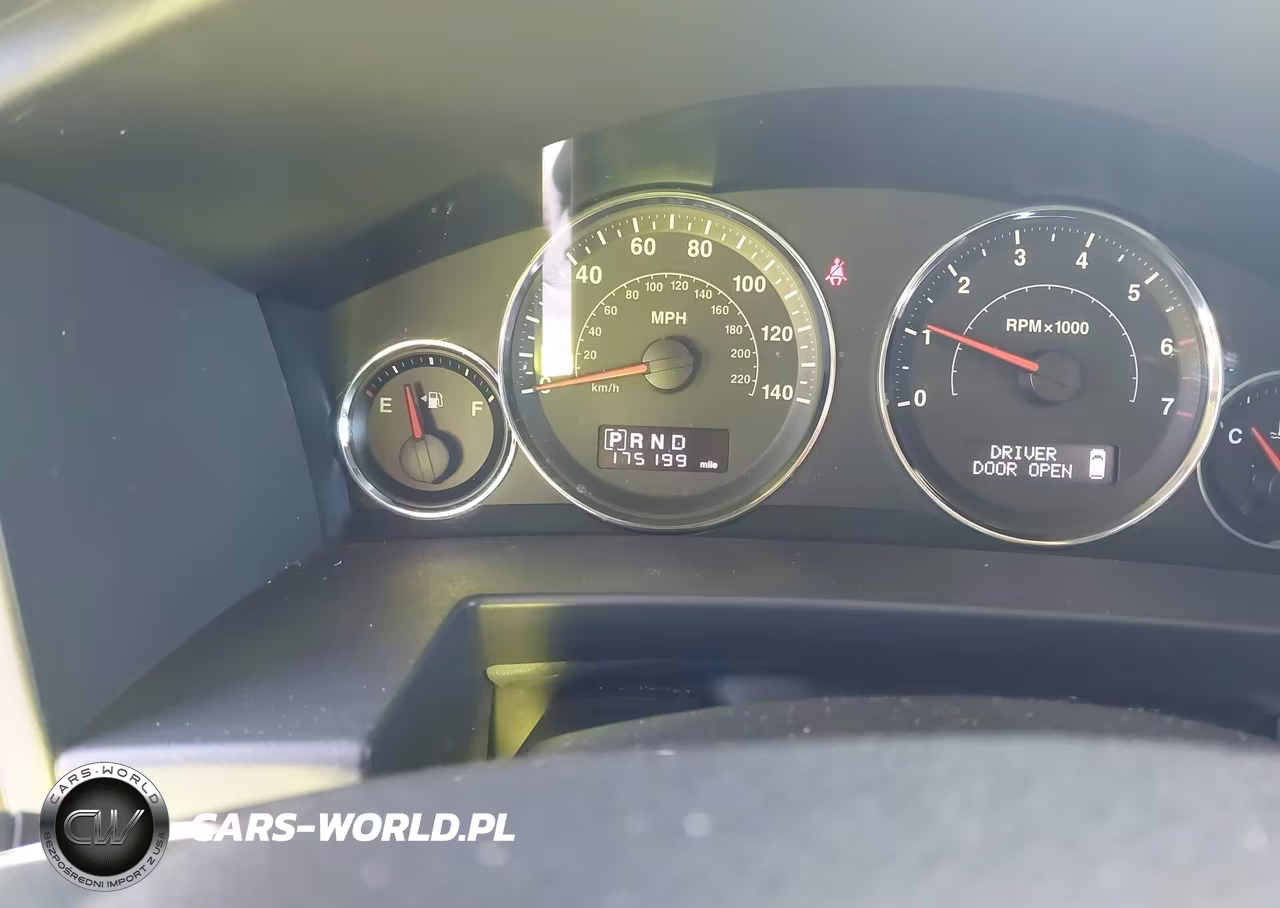 2008 Jeep Commander Sport VIN:1J8HG48N18C172014 - 7