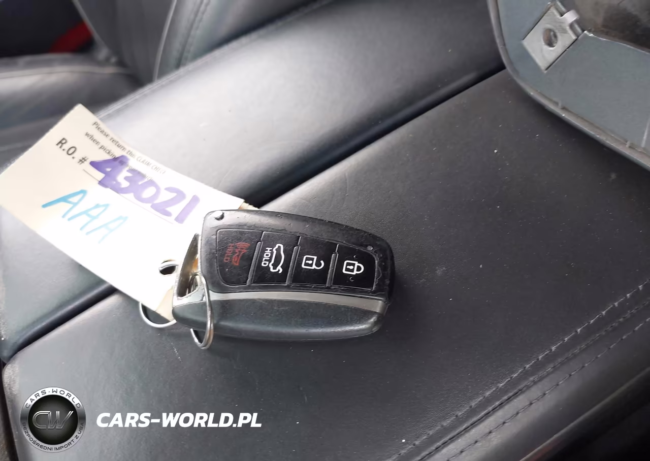 2015 Hyundai Genesis 3.8 VIN:KMHGN4JE0FU084030 - 11