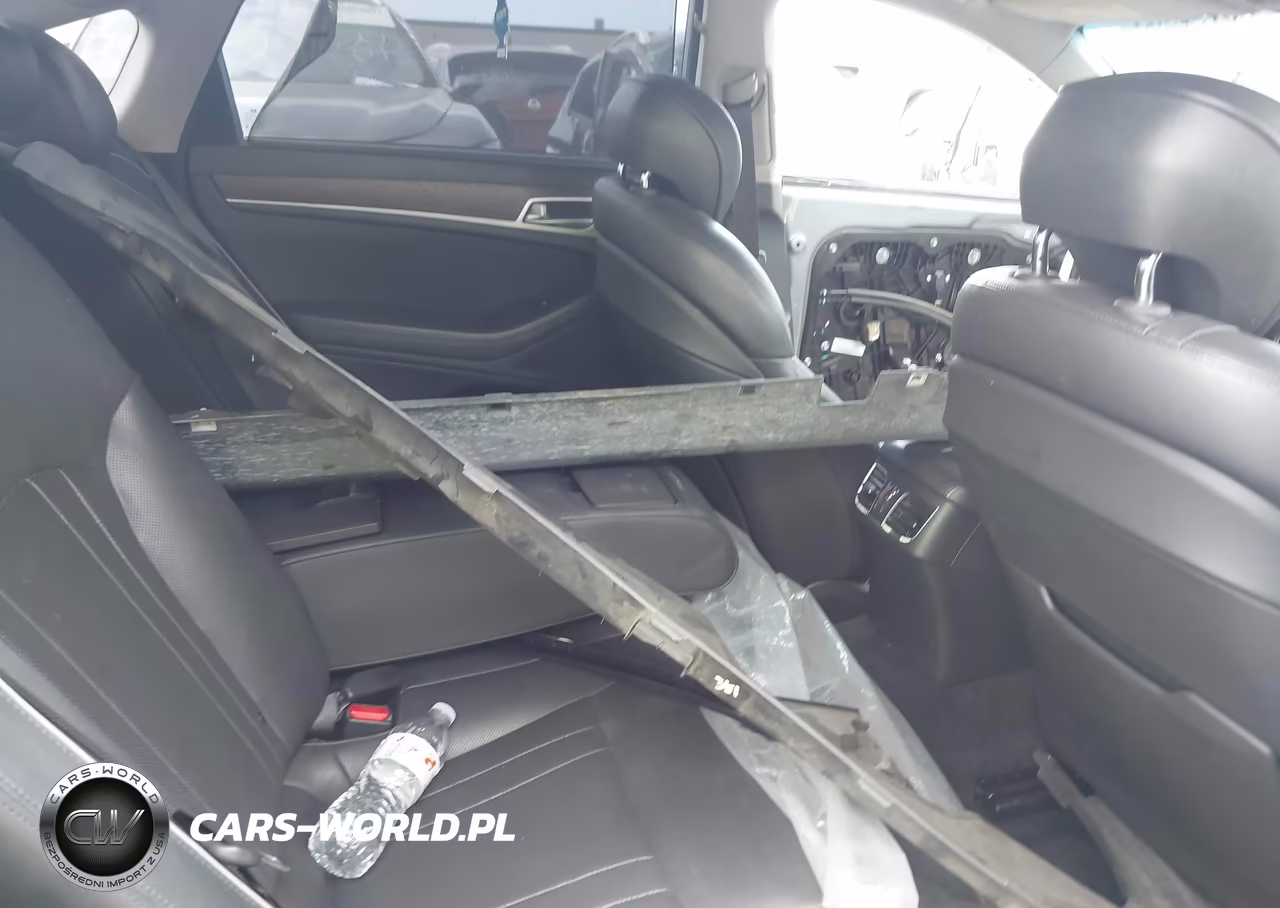 2015 Hyundai Genesis 3.8 VIN:KMHGN4JE0FU084030 - 8