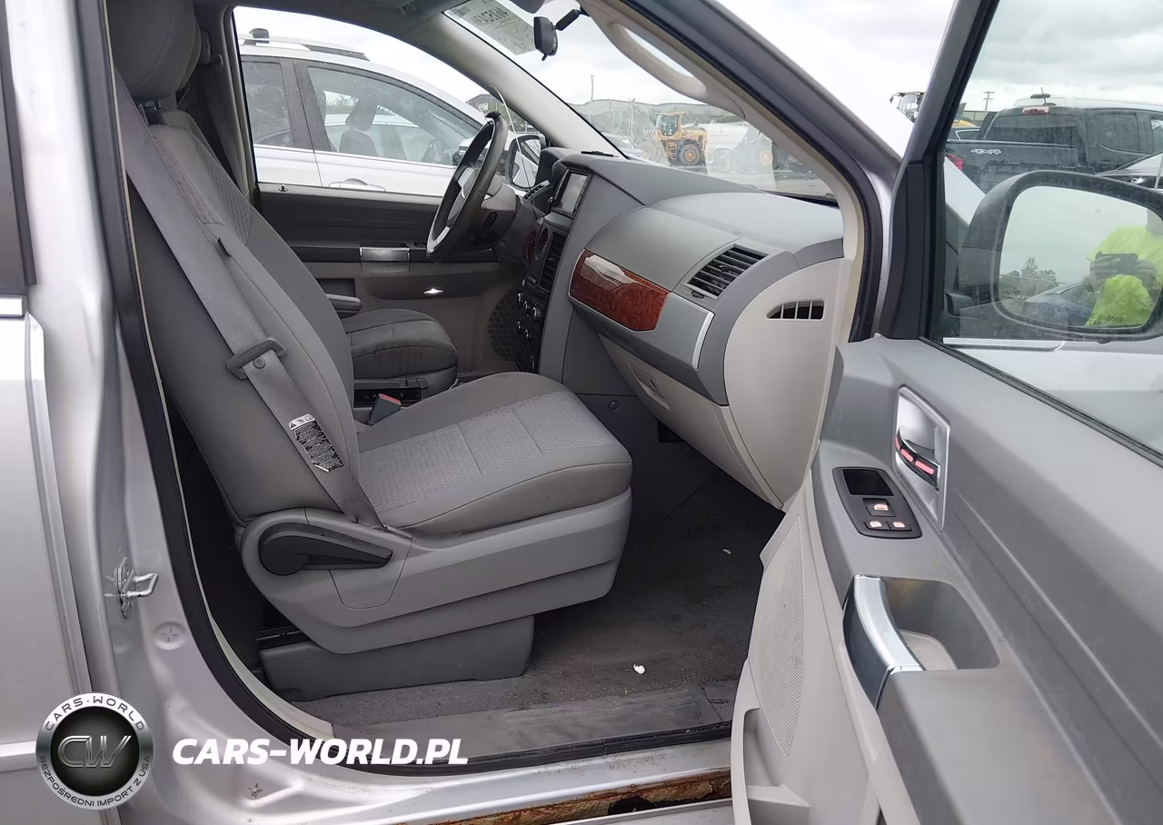 2008 Chrysler Town & Country Touring VIN:2A8HR54PX8R639459 - 5