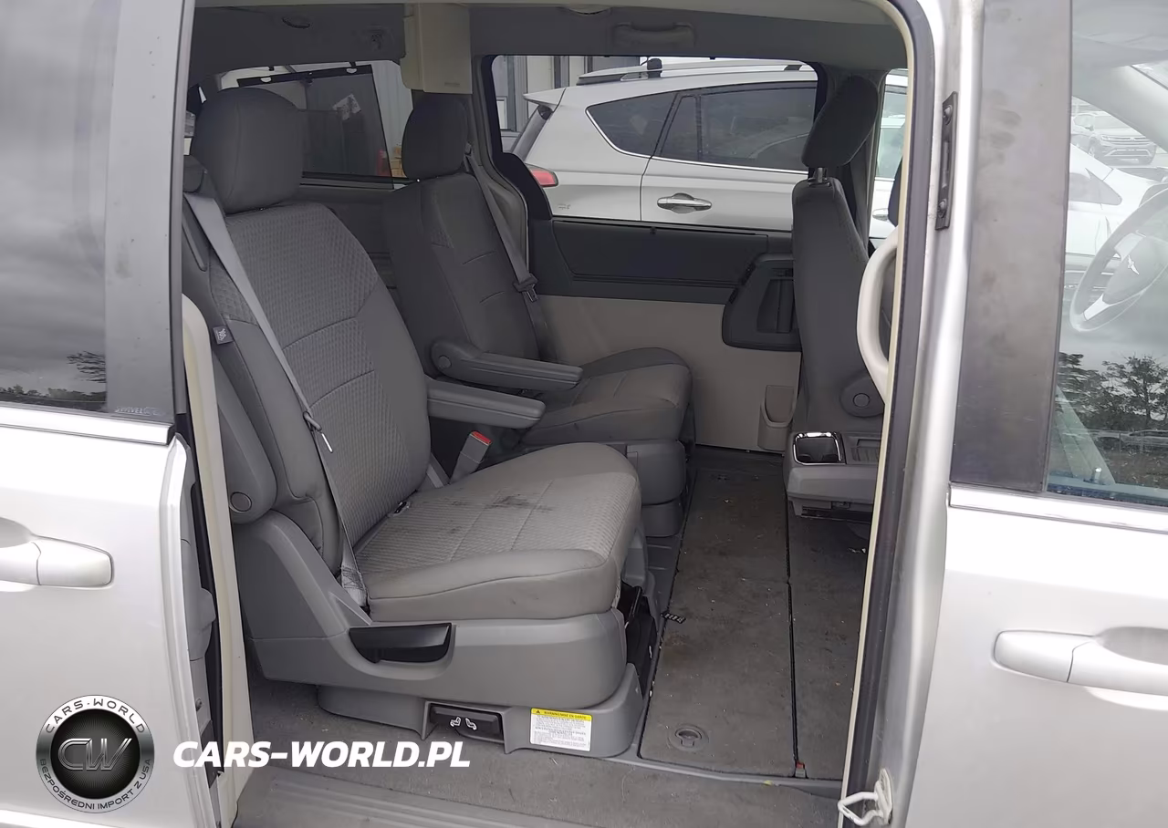 2008 Chrysler Town & Country Touring VIN:2A8HR54PX8R639459 - 8