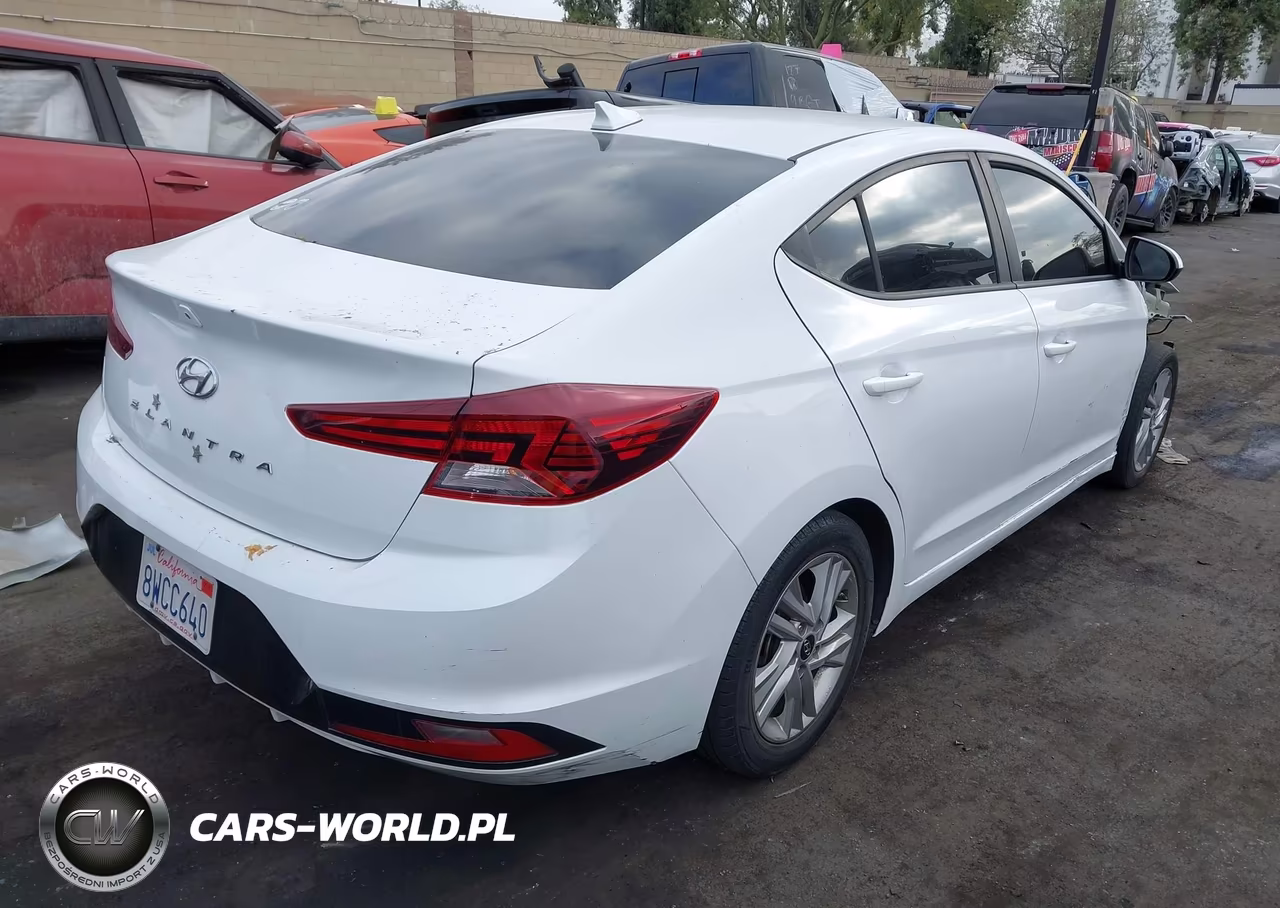 2020 Hyundai Elantra Sel VIN:5NPD84LF5LH542638 - 4