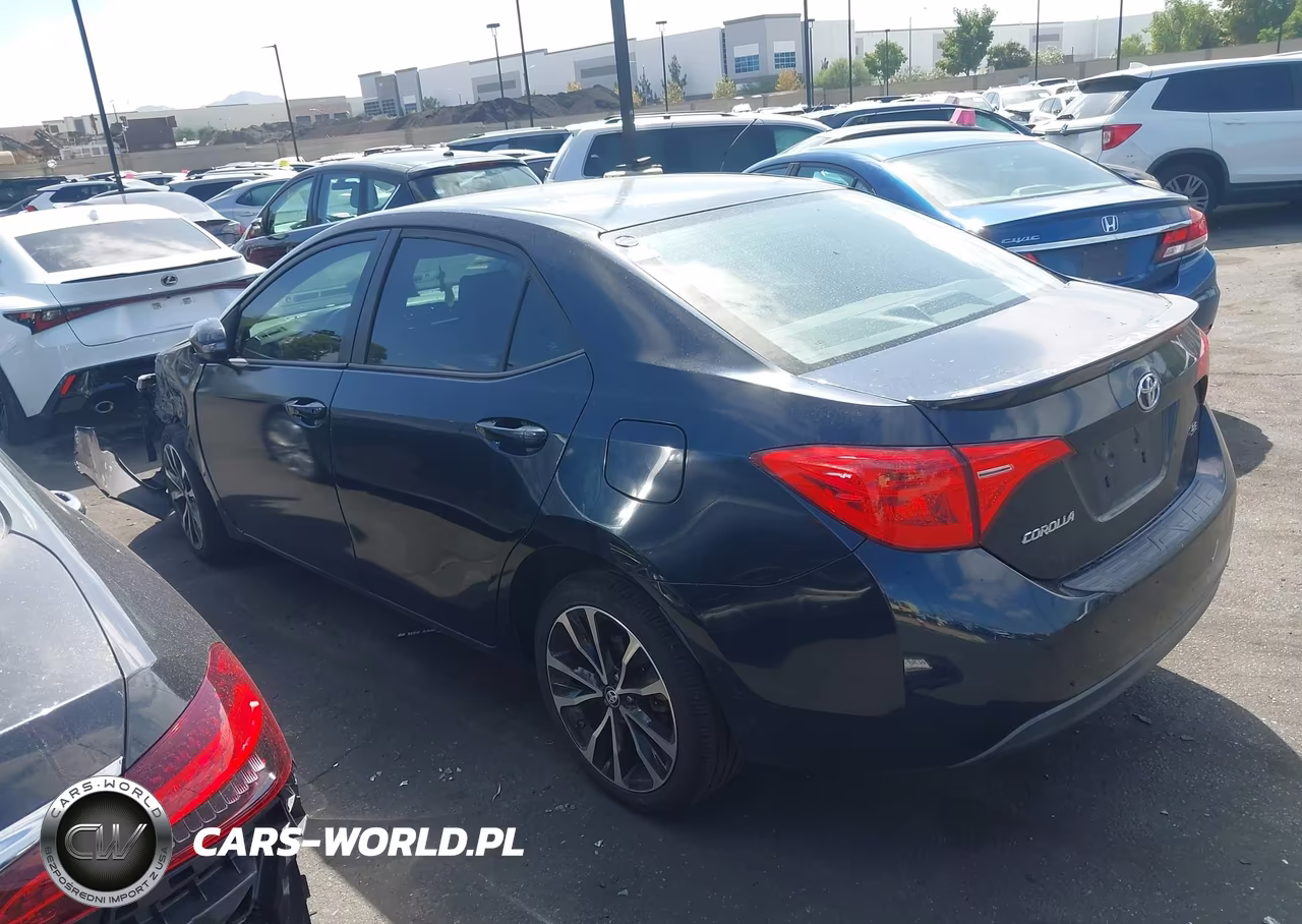 2018 Toyota Corolla Se VIN:5YFBURHE2JP792743 - 3