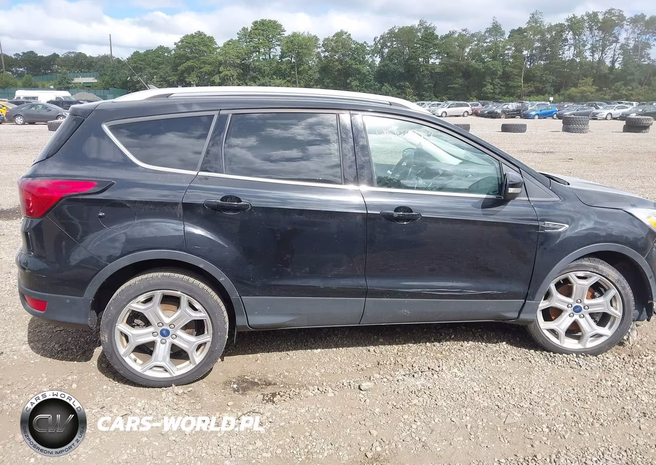 2019 Ford Escape Titanium VIN:1FMCU9J98KUC32713 - 13