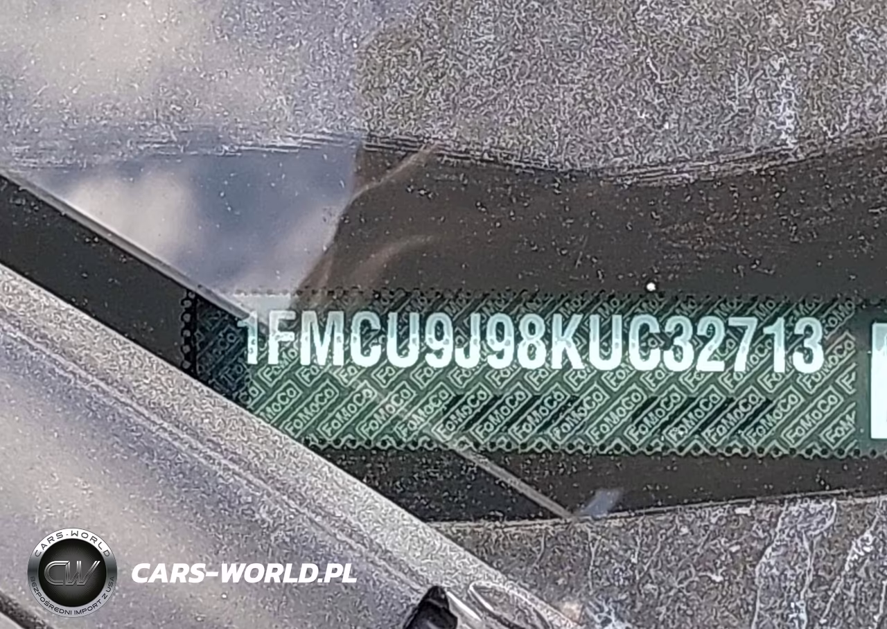 2019 Ford Escape Titanium VIN:1FMCU9J98KUC32713 - 17