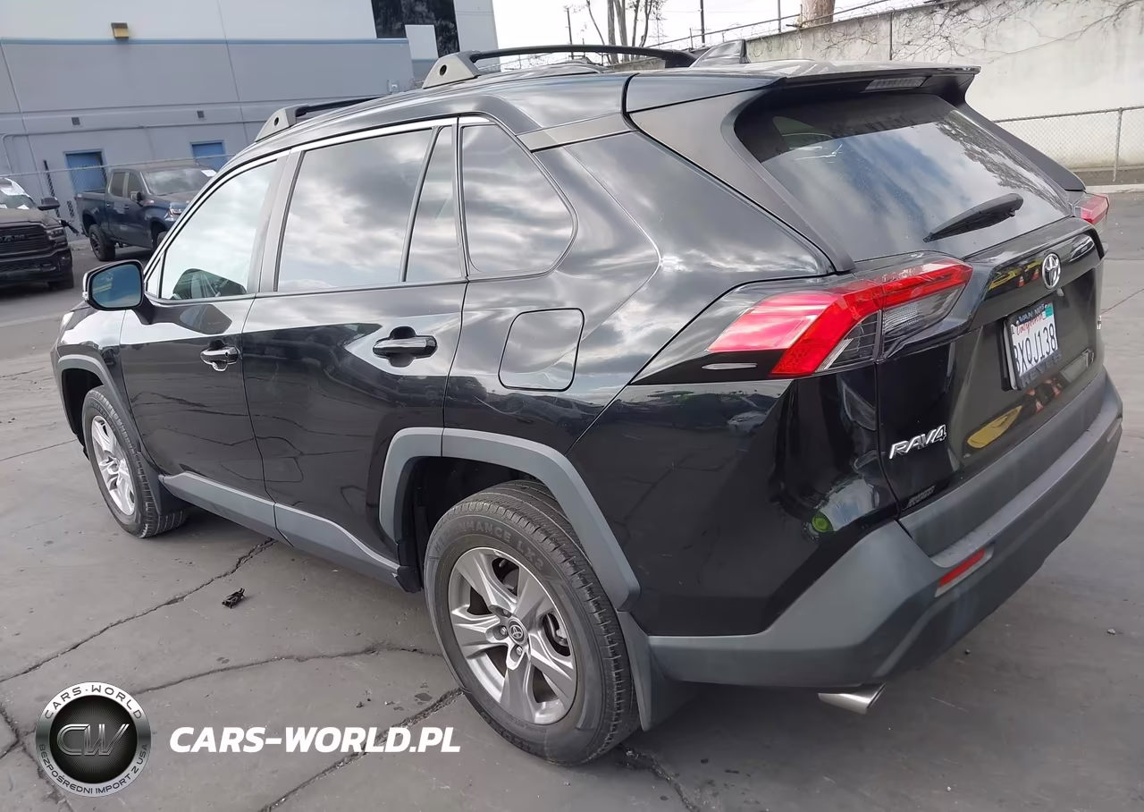 2021 Toyota Rav4 Xle VIN:2T3W1RFV4MC152901 - 3