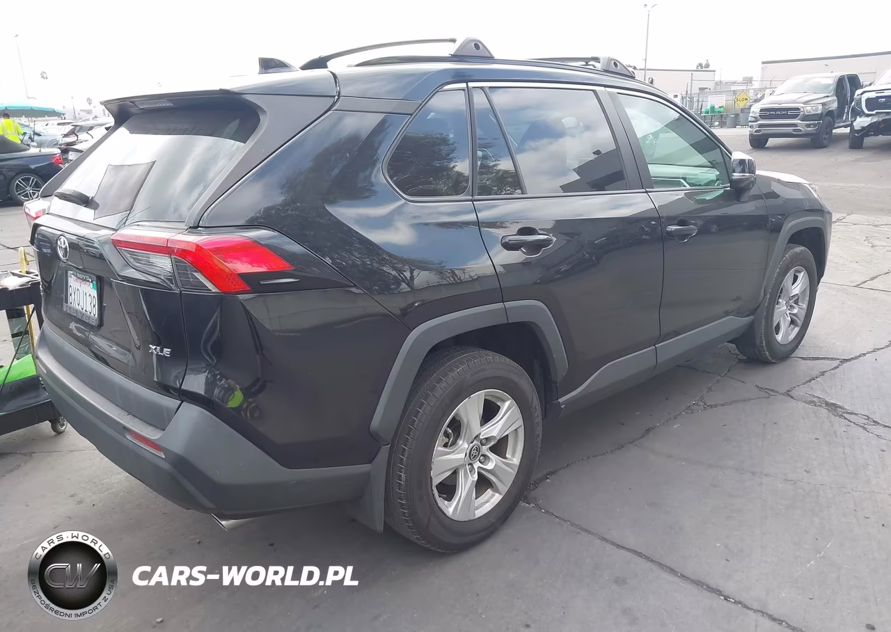 2021 Toyota Rav4 Xle VIN:2T3W1RFV4MC152901 - 4