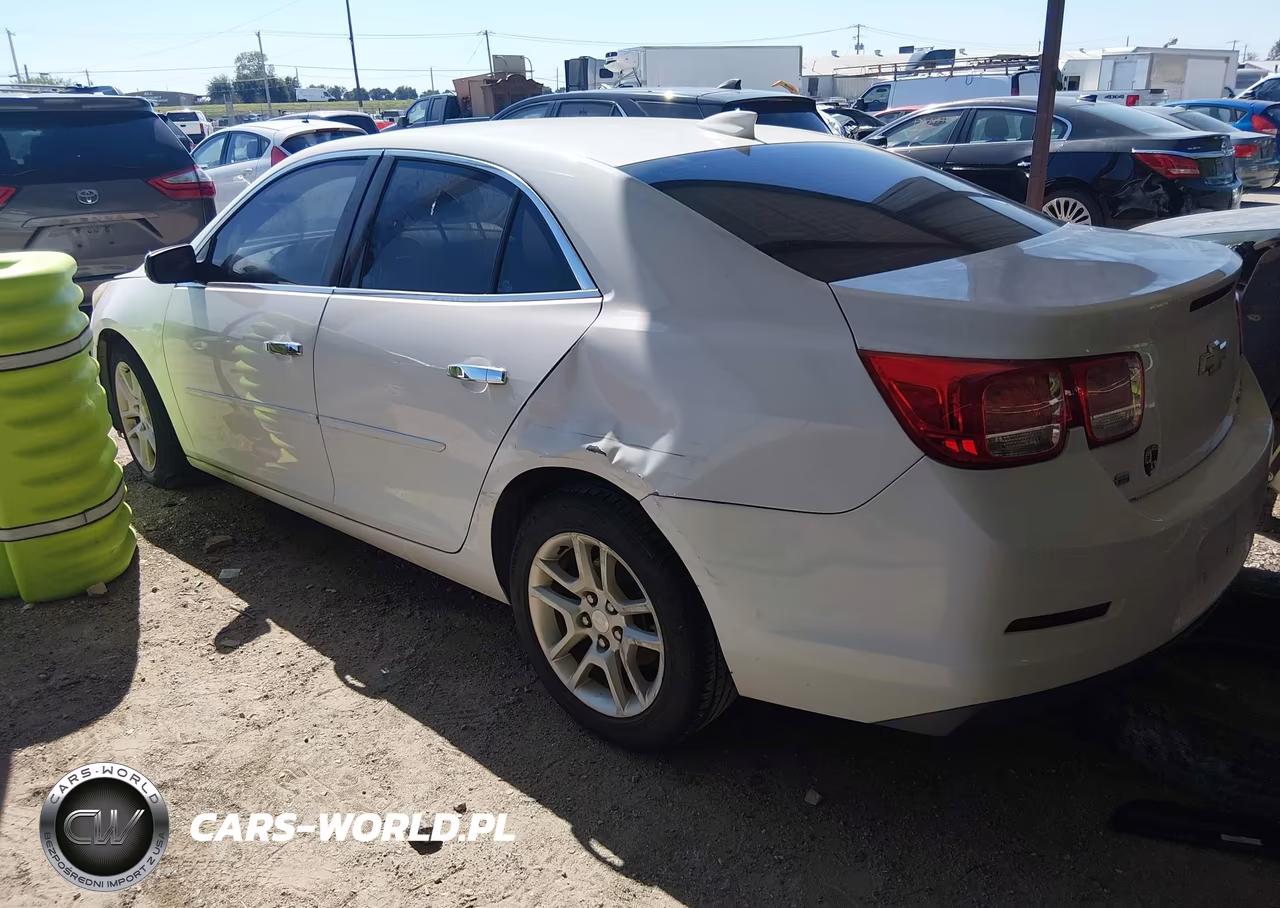 2015 Chevrolet Malibu 1Lt VIN:1G11C5SL2FF316935 - 3