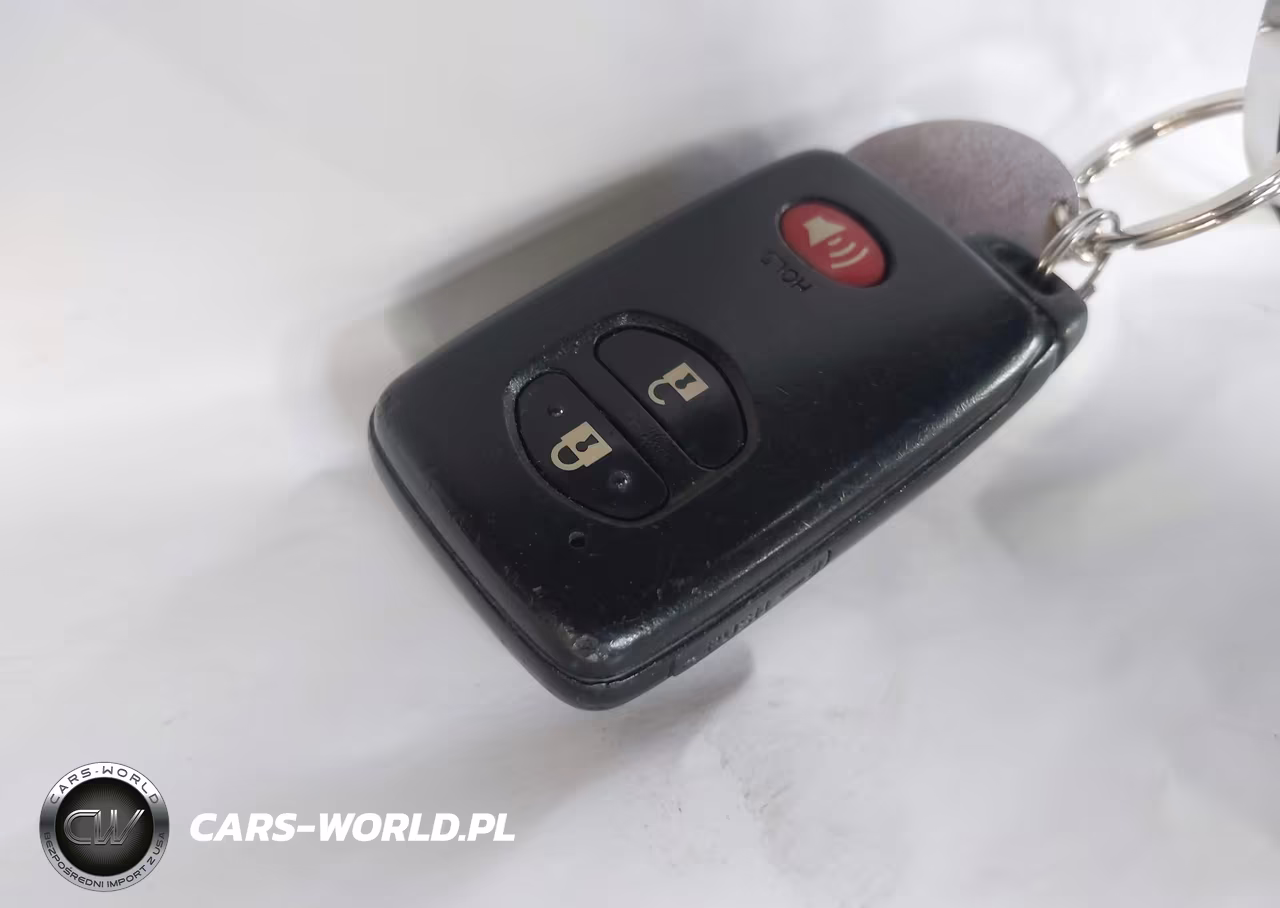 2011 Toyota Prius Two VIN:JTDKN3DU3B1368436 - 11