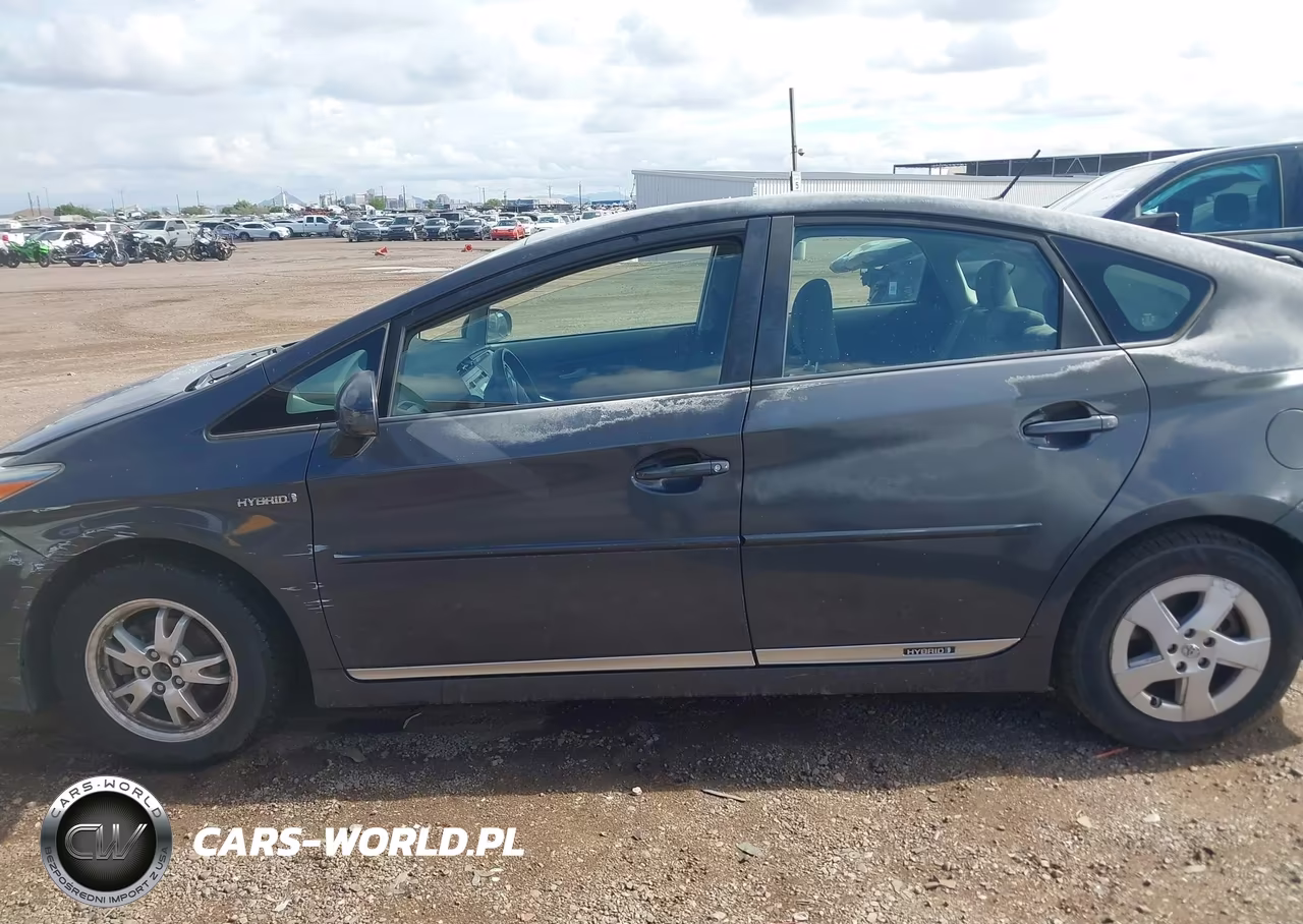 2011 Toyota Prius Two VIN:JTDKN3DU3B1368436 - 14