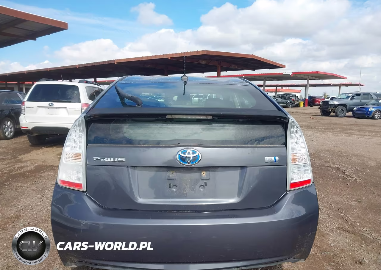 2011 Toyota Prius Two VIN:JTDKN3DU3B1368436 - 16