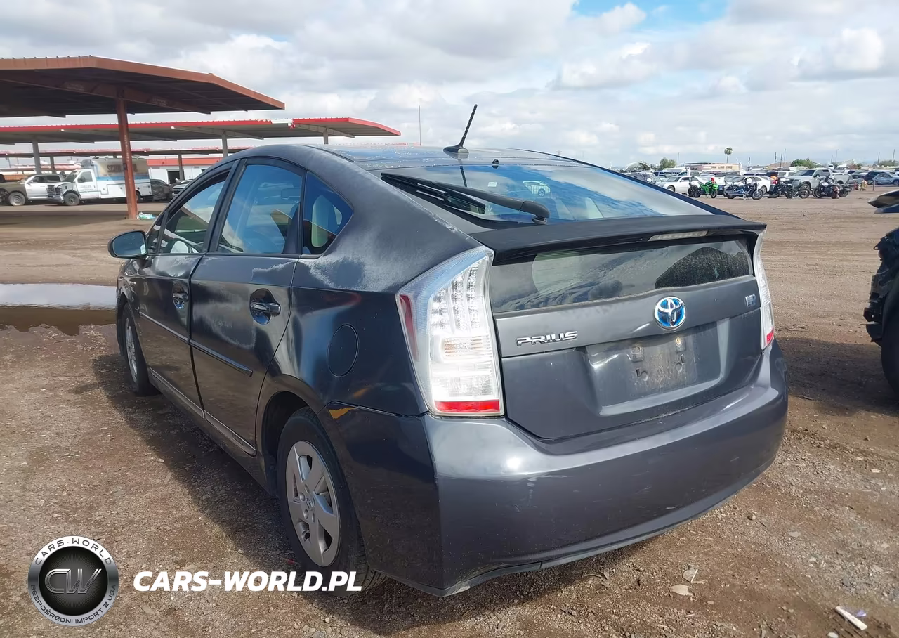 2011 Toyota Prius Two VIN:JTDKN3DU3B1368436 - 3